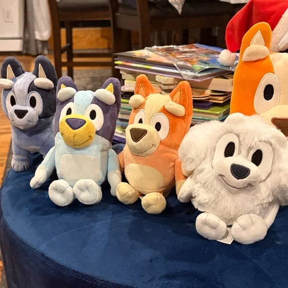 Bluey Plush Toy Collection with doll house - Picture 4 of 8